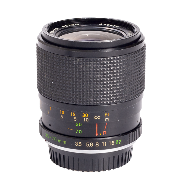 Yashica MC Zoom 35-70mm F/3.5-4.5