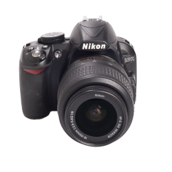 Nikon D3100 + DX 18-55mm F/3.5-5.6G VR