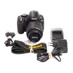 Nikon D3100 + DX 18-55mm F/3.5-5.6G VR