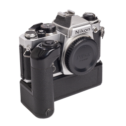 Nikon FE Hus + MD-12 Batterigreb