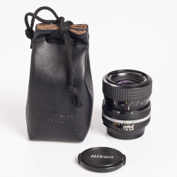 Nikon Zoom-NIKKOR 35-70mm F/3.3-4.5