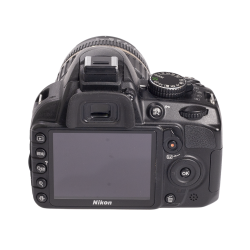 Nikon D3100 + Tamron AF 18-200mm F/3.5-6.3