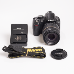 Nikon D3100 + Tamron AF 18-200mm F/3.5-6.3