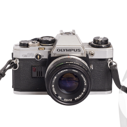 Olympus OM10 + 50mm 1.8 + B-taske