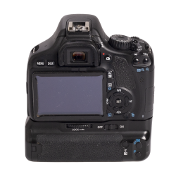 Canon EOS 550D Body + Meike Batterigreb