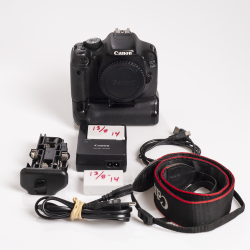 Canon EOS 550D Body + Meike Batterigreb