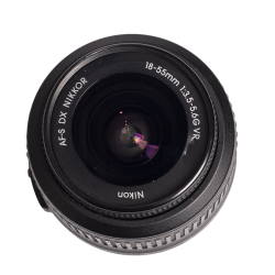Nikon AF-S DX NIKKOR 18-55mm f/3.5-5.6G VR