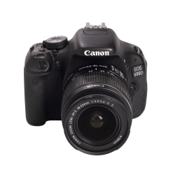 Canon EOS 600D + EF-S 18-55mm f/3.5-5.6 IS II