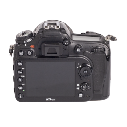 Nikon D7200 + AF-S 18-105mm F3.5-5.6G ED VR