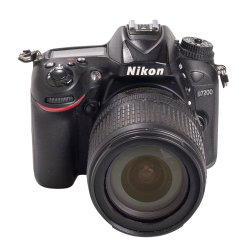 Nikon D7200 + AF-S 18-105mm F3.5-5.6G ED VR