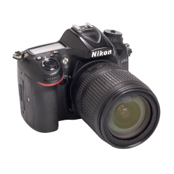 Nikon D7200 + AF-S 18-105mm F3.5-5.6G ED VR
