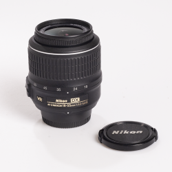 Nikon AF-S DX NIKKOR 18-55mm f/3.5-5.6G VR