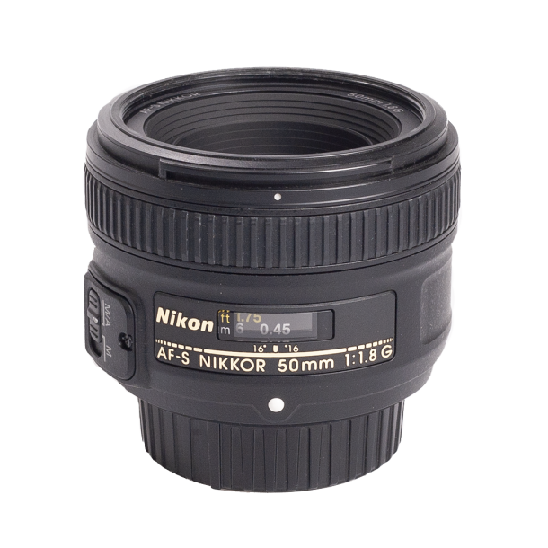 Nikon AF-S Nikkor 50mm f/1.8G + HB-47 Modlysblnde