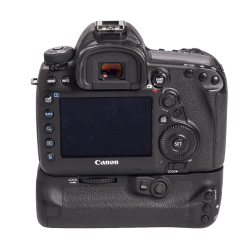 Canon EOS 5D Mark IV + BG-E20 Batterigreb