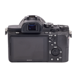 Sony A7 II + 28-70mm f/3.5-5.6 OSS