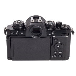 Nikon Z fc + 16-50mm f/3.5-6.3 VR - Black Edition