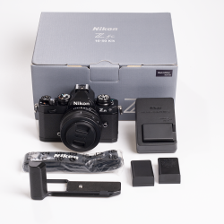 Nikon Z fc + 16-50mm f/3.5-6.3 VR - Black Edition