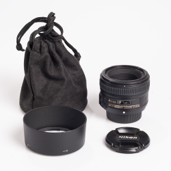 Nikon AF-S Nikkor 50mm f/1.8G + HB-47 modlysbl�nde