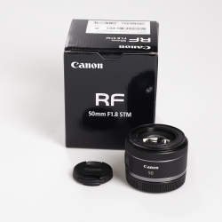 Canon RF 50mm f/1.8 STM