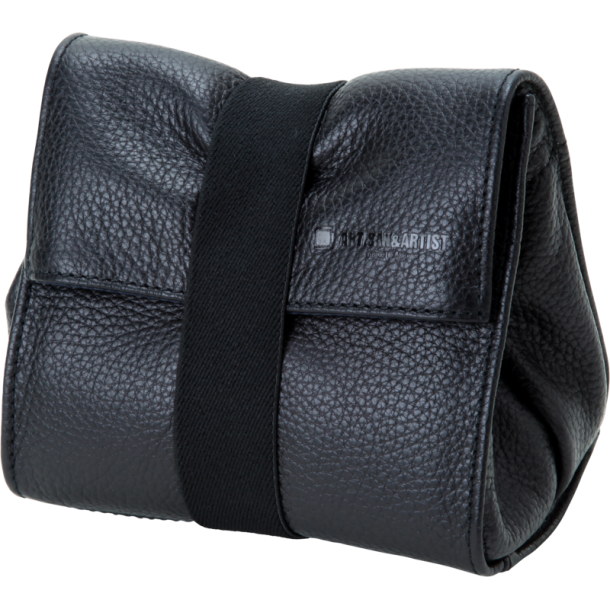 Artisan &amp; Artist | ACAM-77 | Leather Pouch in Kipskin Leather (S) Black