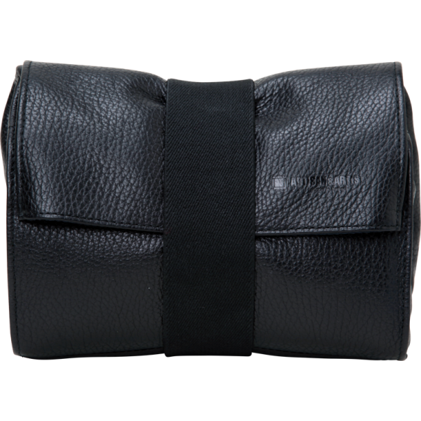 Artisan &amp; Artist | ACAM-78 | Leather Pouch in Kipskin Leather (L) Black