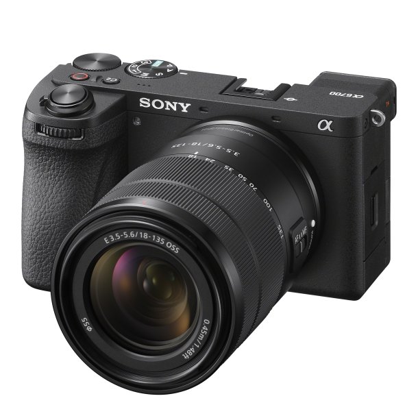 Sony Alpha A6700 m/18-135mm F/3.5-5.6 OSS